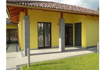 Ungaria Privát Sárvár, Exteriorul